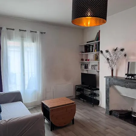 ホームステイ Le Farges-chambre En Colocation-appartement Partage A 3min De La Gare St Roch-laconciergeriebynina *