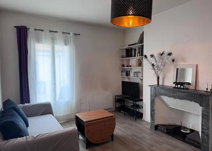 Quarto em Acomodações Particulares Le Farges-chambre En Colocation-appartement Partagé à 3min De La Gare St Roch-laconciergeriebynina *