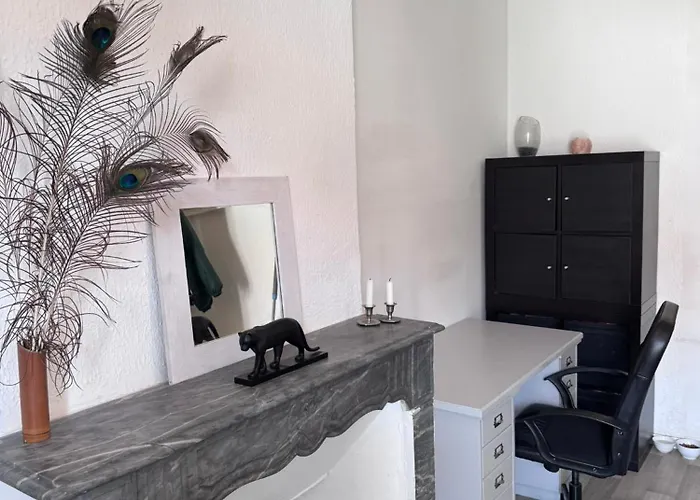 Quarto em Acomodações Particulares Le Farges-chambre En Colocation-appartement Partagé à 3min De La Gare St Roch-laconciergeriebynina