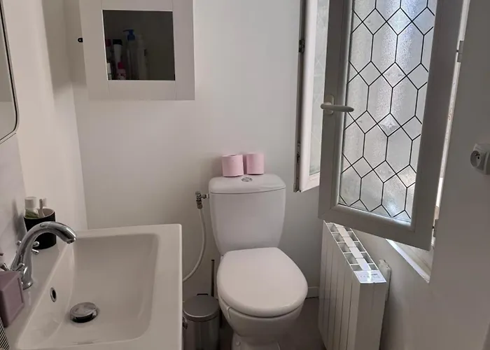 Le Farges-chambre En Colocation-appartement Partagé à 3min De La Gare St Roch-laconciergeriebynina Quarto em Acomodações Particulares